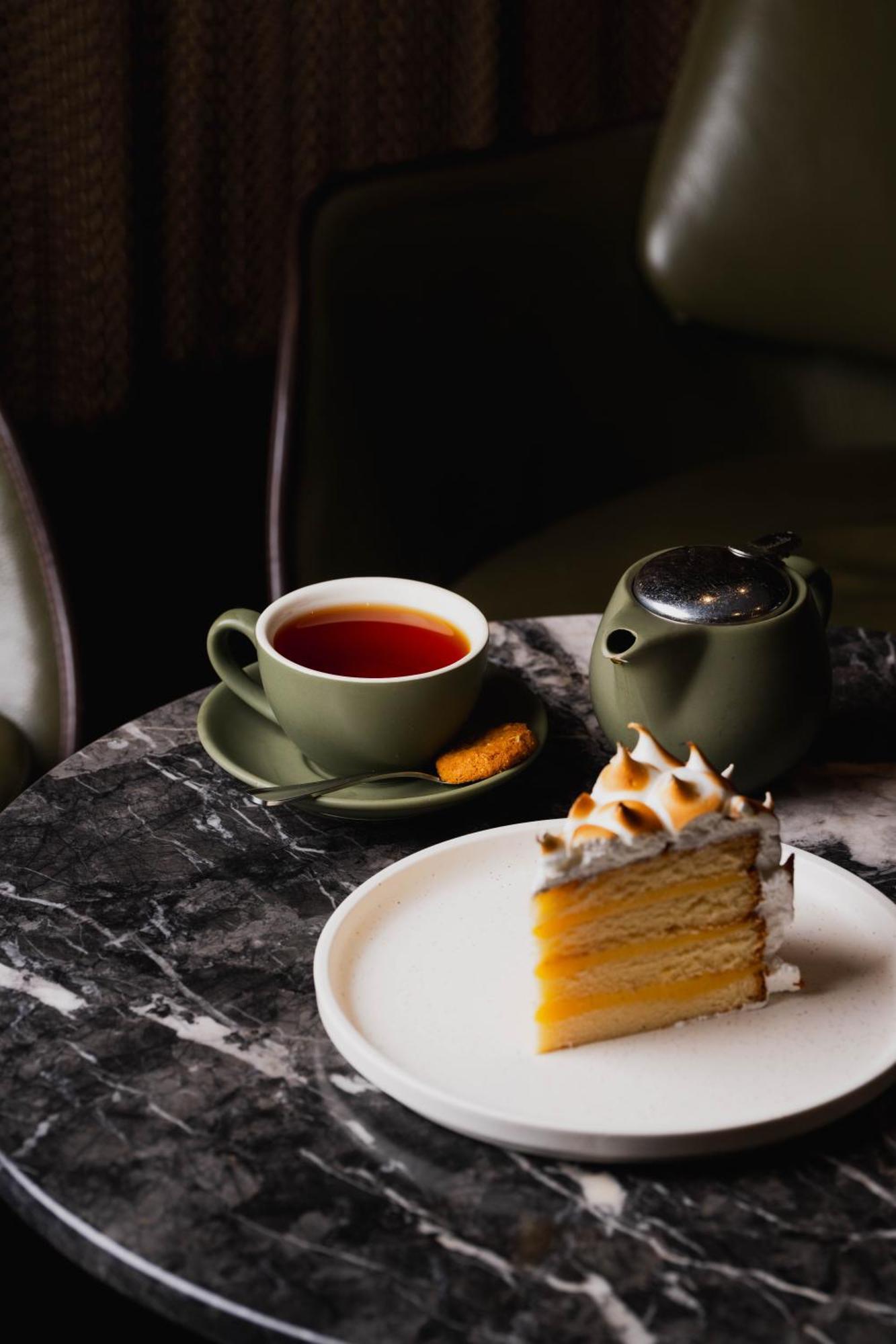Hotel Parmelia Hilton Perth Exterior foto A pot of tea and a slice of lemon meringue pie