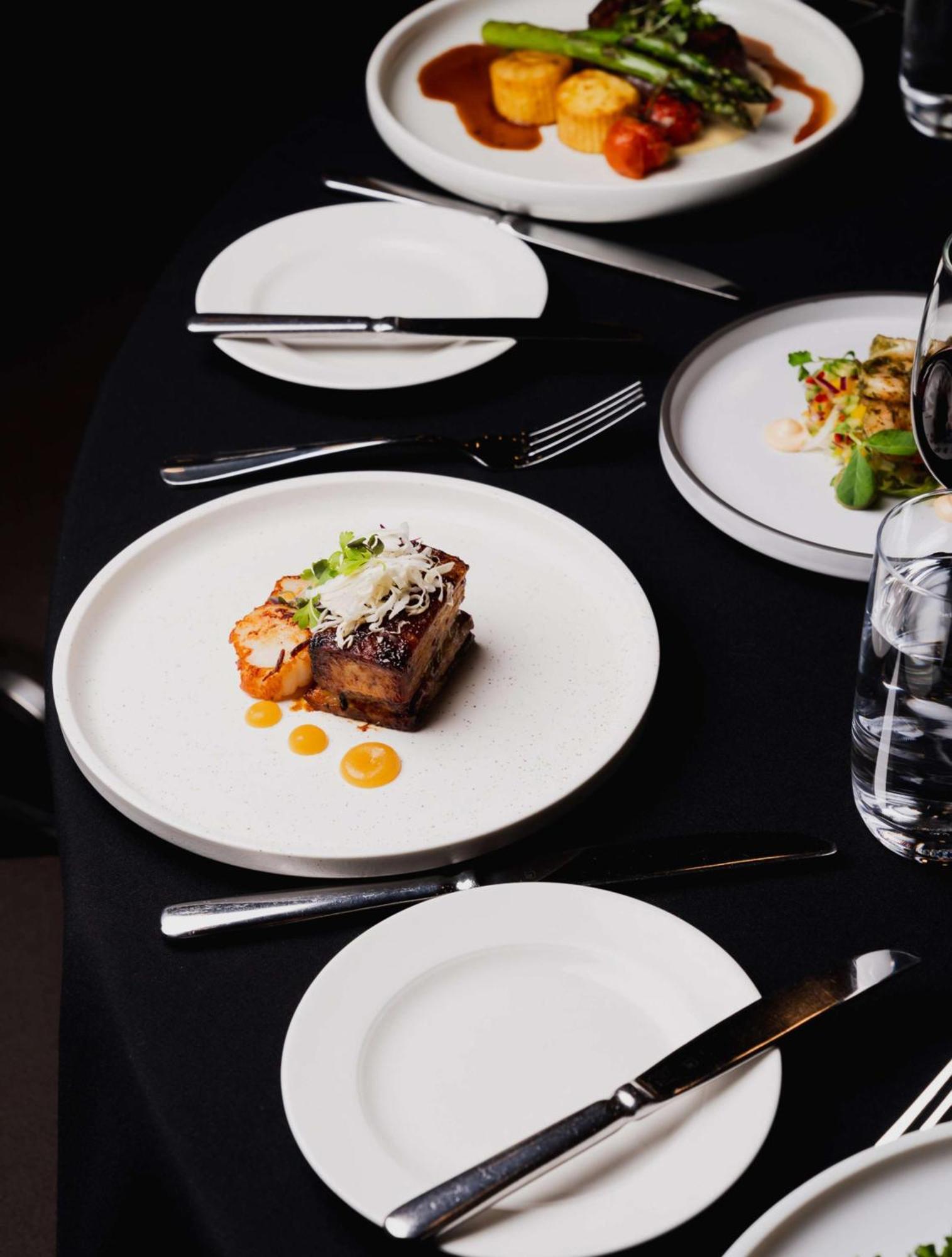 Hotel Parmelia Hilton Perth Exterior foto A plate of food